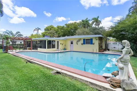 700 Garden Ct, Plantation, FL 33317