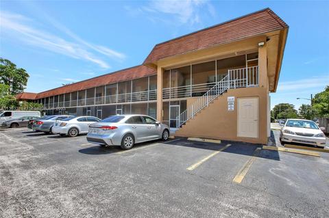 2837 Pierce St #3, Hollywood, FL 33020