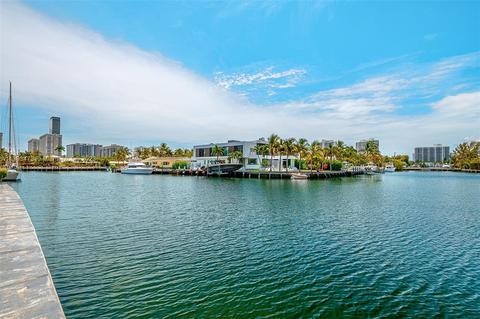 401 E Golden Isles Dr #1011, Hallandale Beach, FL 33009