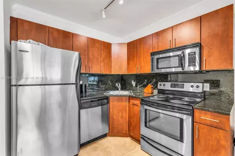 1872 NE 46th St #D5, Fort Lauderdale, FL 33308