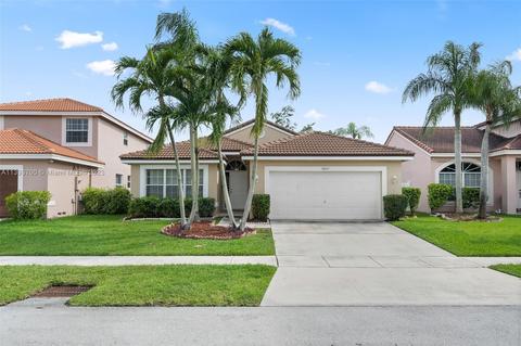 18271 NW 19th St, Pembroke Pines, FL 33029