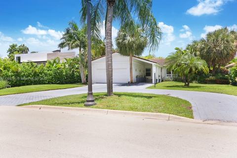 185 Golden Beach Dr, Golden Beach, FL 33160
