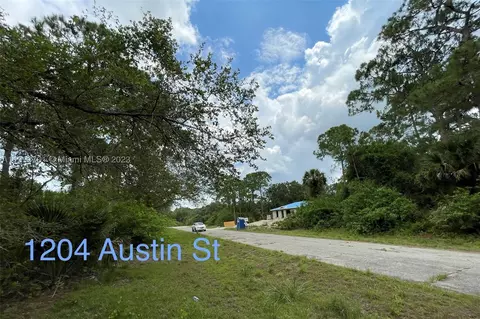 1204 Austin St, La Belle, FL 33935