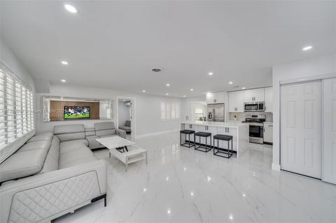865 NE 23rd Ter, Pompano Beach, FL 33062