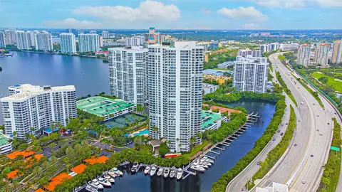 3500 Mystic Pointe Dr #1105, Aventura, FL 33180