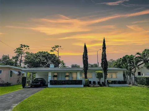 15945 Miami Dr, North Miami Beach, FL 33162