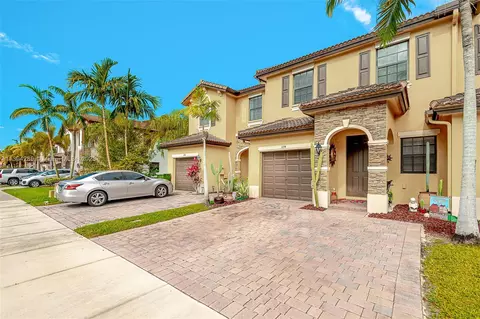 374 NE 37th Pl, Homestead, FL 33033