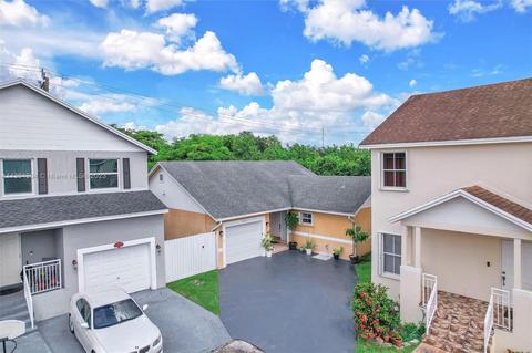 10241 NW 6th St, Pembroke Pines, FL 33026