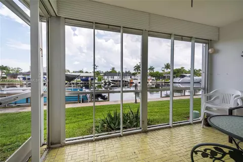 455 Paradise Isle Blvd #101, Hallandale Beach, FL 33009