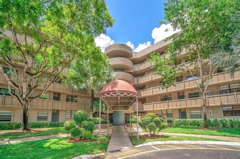901 Colony Point Cir #507, Pembroke Pines, FL 33026