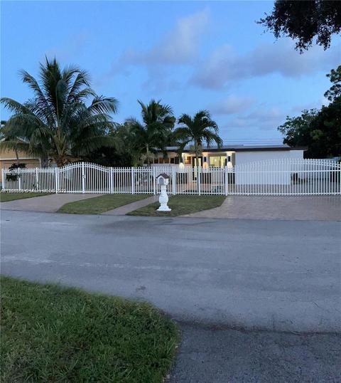 3440 NW 212th St, Miami Gardens, FL 33056