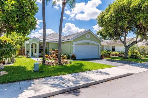9314 Arborwood Cir, Davie, FL 33328