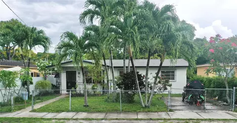 887 NW 113th St, Miami, FL 33168