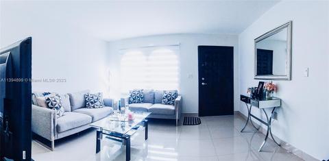 1088 W 79th St #22, Hialeah, FL 33014