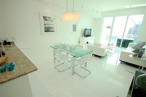 950 Brickell Bay Dr #4701, Miami, FL 33131