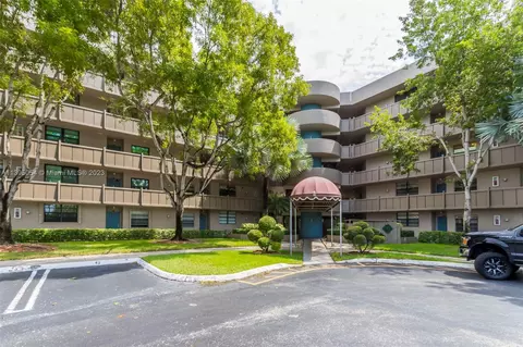 901 Colony Point Cir #418, Pembroke Pines, FL 33026