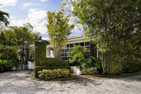 7125 E Lago Dr, Coral Gables, FL 33143