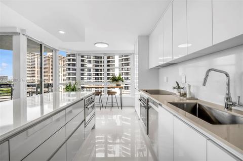 19101 Mystic Pointe Dr #1507, Aventura, FL 33180