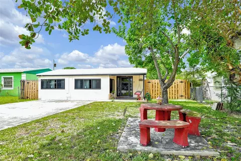 1763 NE 181st St, North Miami Beach, FL 33162