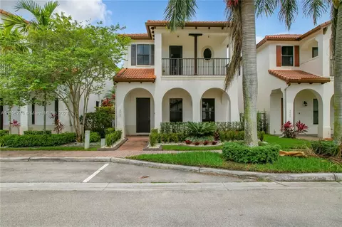 3957 NW 82, Hollywood, FL 33024