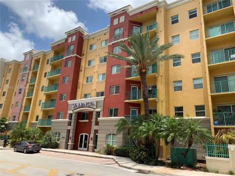 6001 SW 70th St #425, South Miami, FL 33143