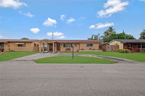 1151 NW 79th Way, Pembroke Pines, FL 33024