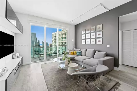 950 Brickell Bay Dr #4105, Miami, FL 33131