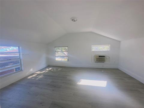 276 E 12th St, Hialeah, FL 33010 photo 25