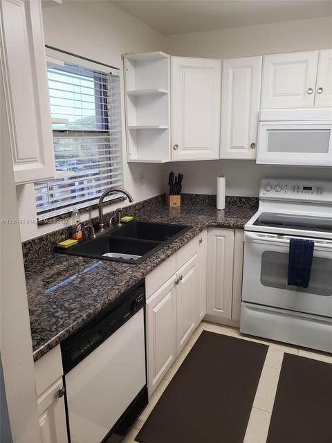 9580 Sunrise Lakes Blvd #312, Sunrise, FL 33322