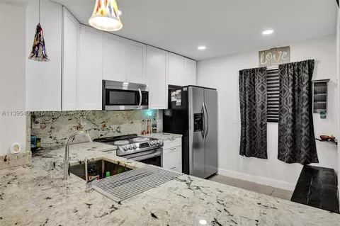 2800 Somerset Dr #112J, Lauderdale Lakes, FL 33311