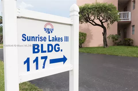 9400 Sunrise Lks #212, Sunrise, FL 33322