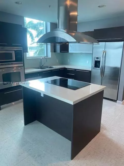 7930 East Dr #308, North Bay Village, FL 33141