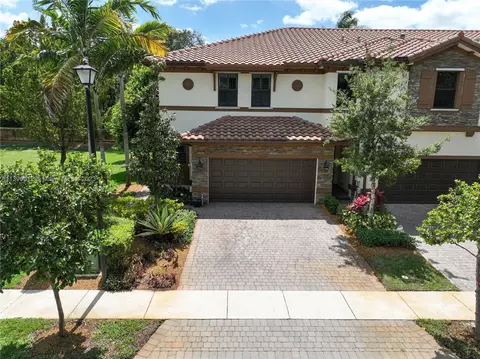 12120 Village Pl #N/A, Davie, FL 33325