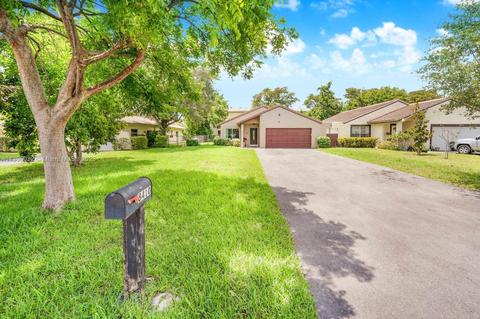 8410 NW 35th St, Coral Springs, FL 33065