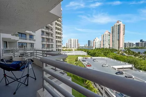 3300 NE 191st St #1017, Aventura, FL 33180
