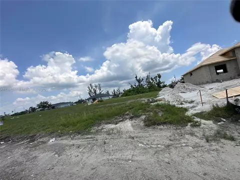 2704 Diplomat Pkwy W, Cape Coral, FL 33993