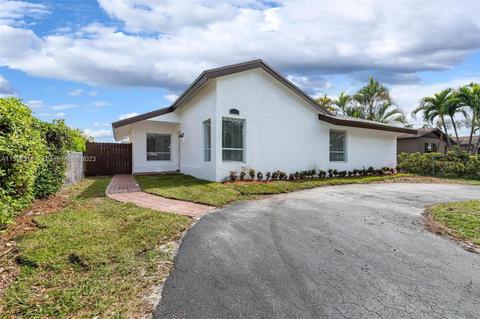 8130 SW 3rd St, North Lauderdale, FL 33068
