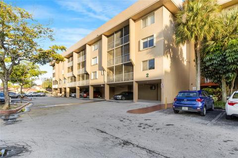 17000 NW 67th Ave #438, Hialeah, FL 33015