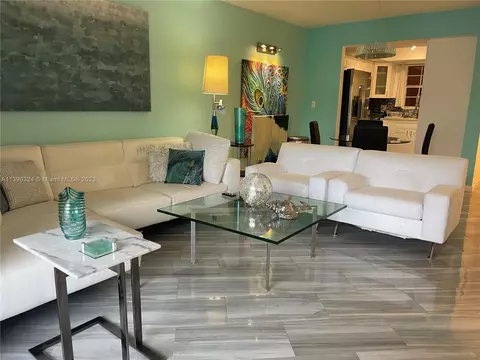 610 Tennis Club Dr #104, Fort Lauderdale, FL 33311