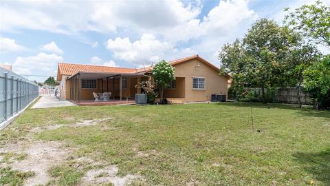 110 W 39th Pl, Hialeah, FL 33012 photo 64