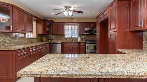 110 W 39th Pl, Hialeah, FL 33012 photo 22