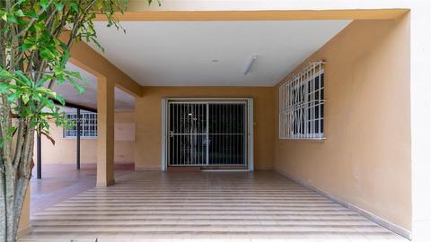 110 W 39th Pl, Hialeah, FL 33012 photo 57