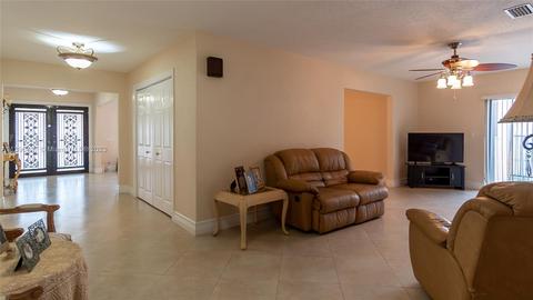 110 W 39th Pl, Hialeah, FL 33012 photo 17