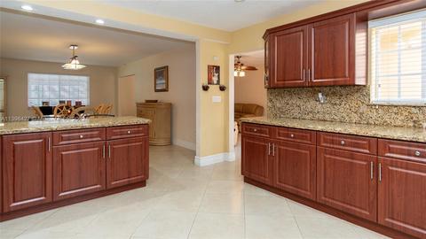 110 W 39th Pl, Hialeah, FL 33012 photo 26