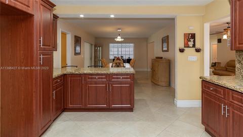 110 W 39th Pl, Hialeah, FL 33012 photo 27