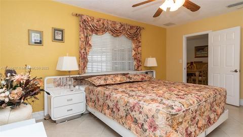 110 W 39th Pl, Hialeah, FL 33012 photo 32