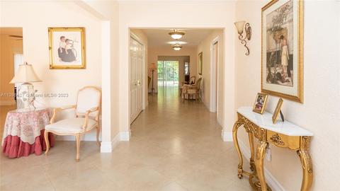 110 W 39th Pl, Hialeah, FL 33012 photo 4