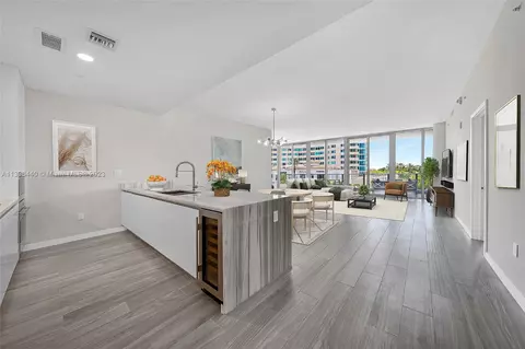 801 S Pointe Dr #306, Miami Beach, FL 33139