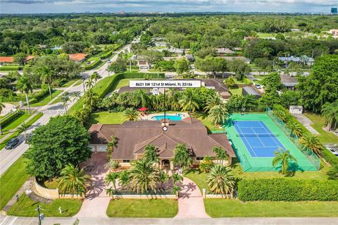 8621 SW 121st St, Miami, FL 33156
