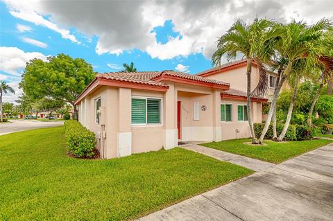 20839 NW 2nd St, Pembroke Pines, FL 33029